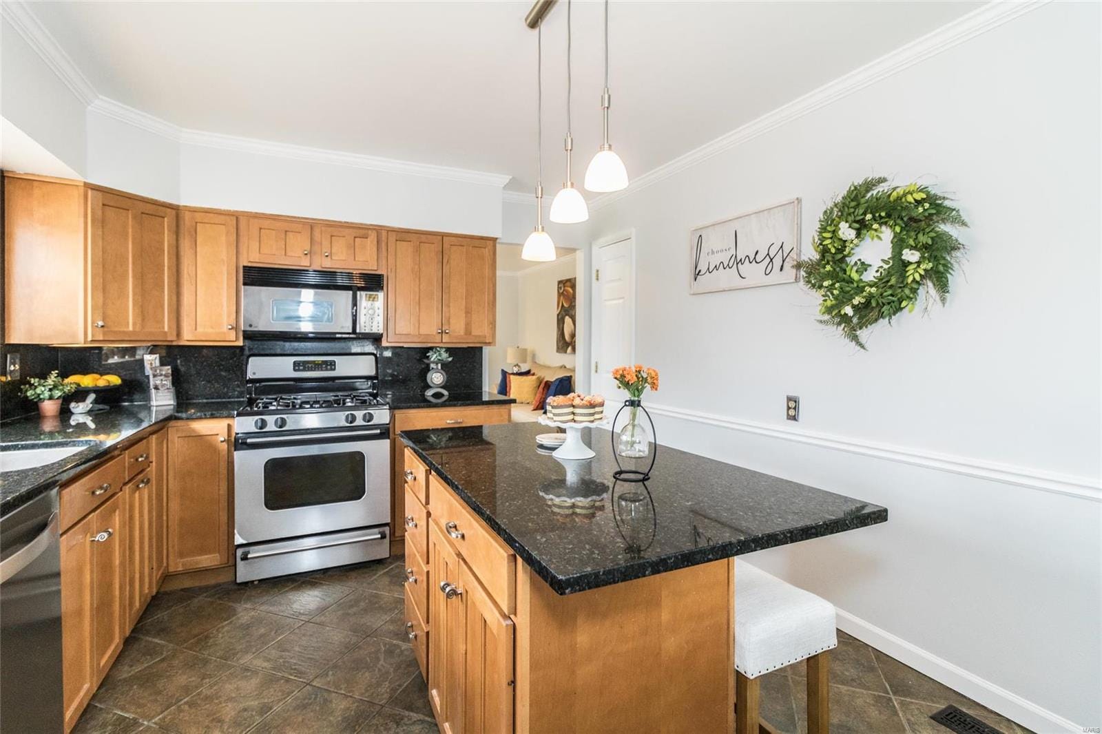 Sold 12808 Bellerive Estates Drive, Creve Coeur, MO 63141 3 Beds / 2