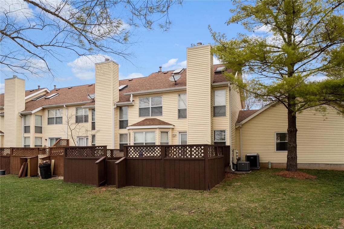 For Sale 2291 Riverwood Trails Drive, Florissant, MO 63031 2 Beds